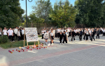 В образовательных учреждениях Лиманского округа почтили память жертв терроризма